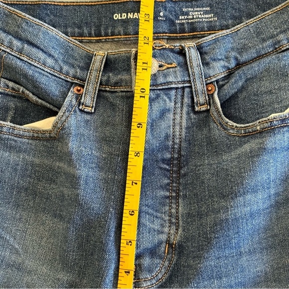 Old Navy 6 Tal EXTRA HIGH-RISE
CURVY
SKY-HÌ STRAIGHT SECRET-SMOOTH POCKETS - Picture 9 of 11